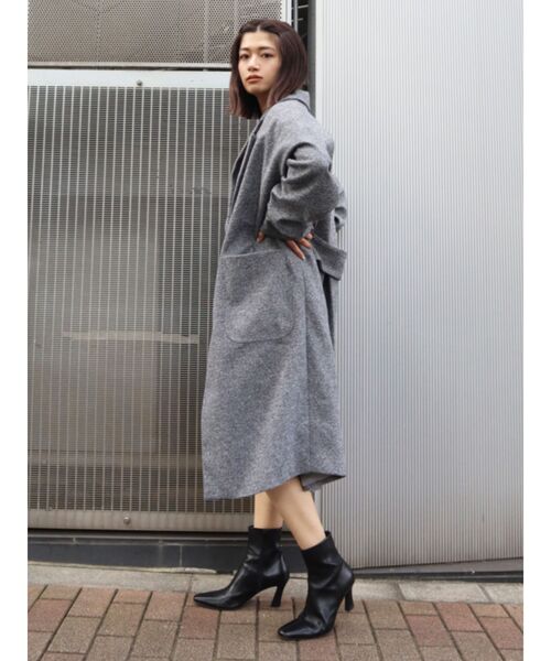 EMODA(エモダ)の「カーブヒールフィットブーツ(ブーツ・レディース・ブラック/キャメル・SMALL/MEDIUM/LARGE)」の6枚目の写真