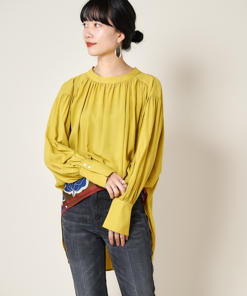 SHENERY(シーナリー)の「2WAYギャザーチュニックブラウス(シャツ/ブラウス・レディース・ブラック/オフホワイト/イエロー・FREE)」の4枚目の写真