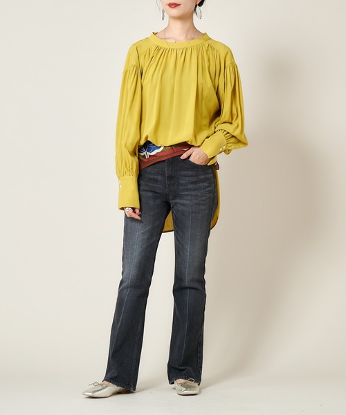 SHENERY(シーナリー)の「2WAYギャザーチュニックブラウス(シャツ/ブラウス・レディース・ブラック/オフホワイト/イエロー・FREE)」の8枚目の写真