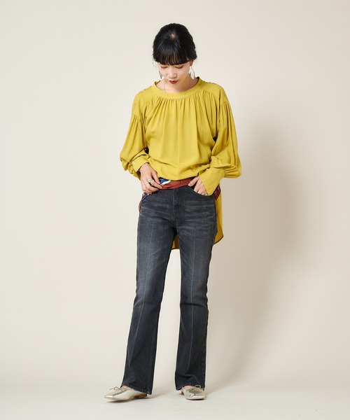 SHENERY(シーナリー)の「2WAYギャザーチュニックブラウス(シャツ/ブラウス・レディース・ブラック/オフホワイト/イエロー・FREE)」の10枚目の写真