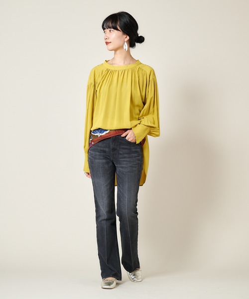 SHENERY(シーナリー)の「2WAYギャザーチュニックブラウス(シャツ/ブラウス・レディース・ブラック/オフホワイト/イエロー・FREE)」の11枚目の写真