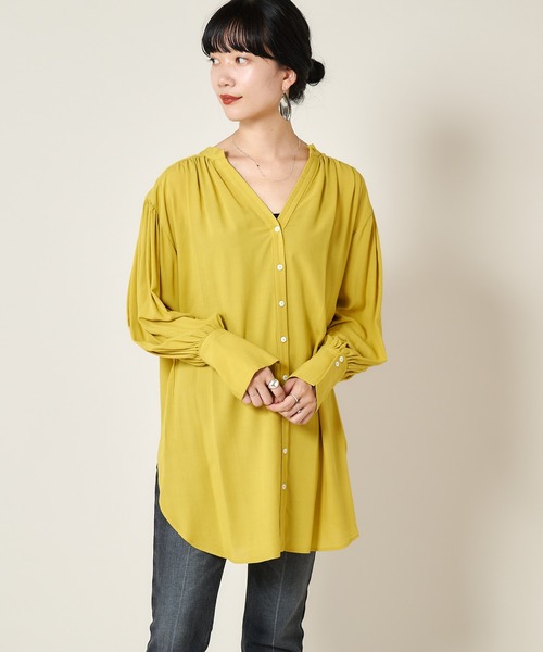SHENERY(シーナリー)の「2WAYギャザーチュニックブラウス(シャツ/ブラウス・レディース・ブラック/オフホワイト/イエロー・FREE)」の12枚目の写真
