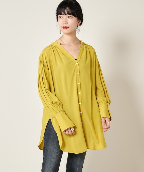 SHENERY(シーナリー)の「2WAYギャザーチュニックブラウス(シャツ/ブラウス・レディース・ブラック/オフホワイト/イエロー・FREE)」の14枚目の写真