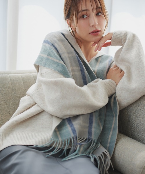 macocca（マコッカ）の「内モンゴル産 カシミヤ100％ チェック リバーシブル マフラー（マフラー・レディース・ブラウン/グレー/レッド/ブルー/アイボリー/ブラック/ピンク/パープル/ライトピンク/サックスブルー/ターコイズブルー/ライトグレー/ベージュ/グレー系その他/ブラウン系その他/イエロー・FREE）」の5枚目の写真