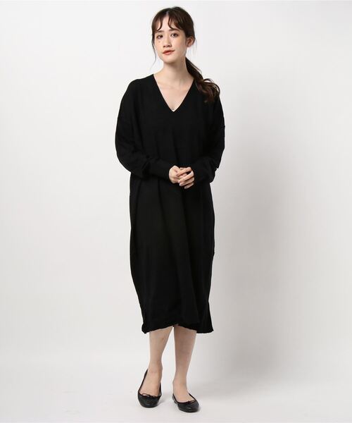 AMERICAN HOLIC(アメリカンホリック)の「深Vネックニットワンピース *(ワンピース・レディース・キャメル/ブルー/アイボリー/ブラック・FREE)」の22枚目の写真