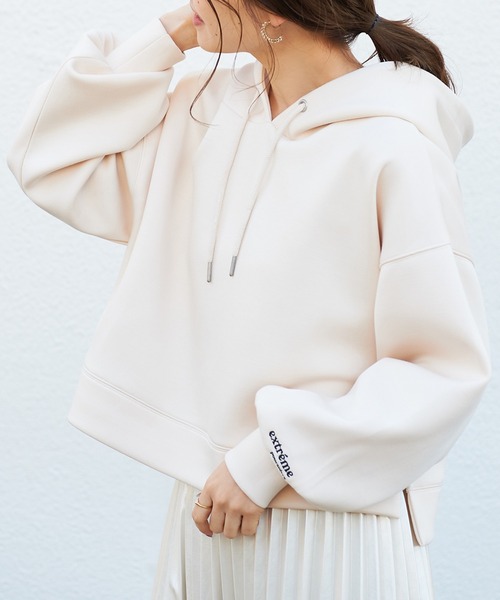 one after another NICE CLAUP(ワンアフターアナザーナイスクラップ)の「ショートパーカー(パーカー・レディース・ブラック/グレー/ピンク/アイボリー/ピンクベージュ・FREE)」の2枚目の写真