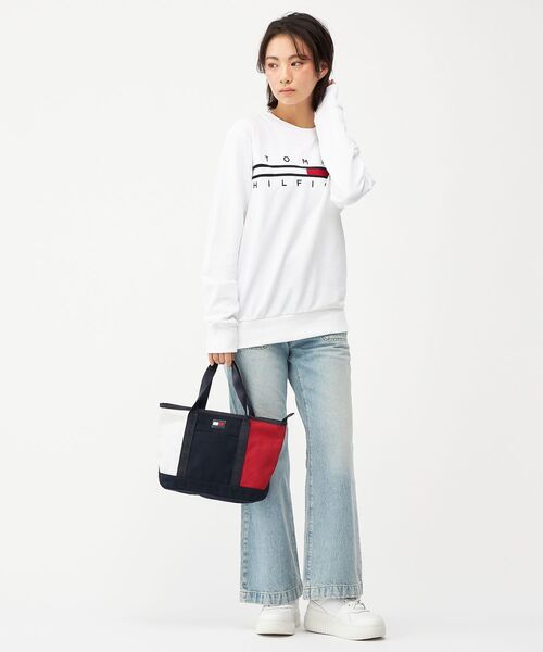 TOMMY HILFIGER(トミーヒルフィガー)の「【オンライン限定】スモールキャンバストートバッグ(トートバッグ・レディース・ネイビー・FREE)」の6枚目の写真
