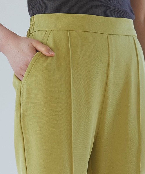 forksy.（フォルクシー）の「【forksy.】センタープレス サイドスリットフレアパンツ（スラックス・レディース・ブラック/ベージュ/ブラウン/イエロー/アイボリー/グリーン系その他/グレイッシュブルー/レッド/パープル/グリーン/カーキ/オレンジ/キャメル/ホワイト系その他/ブラック系その他/ブラウン系その他・FREE）」の21枚目の写真