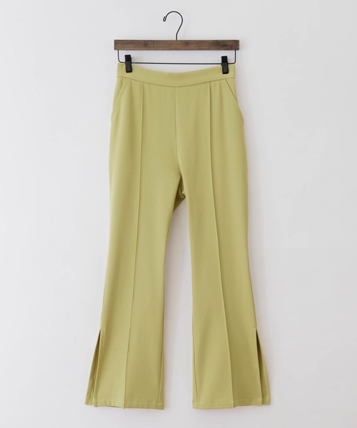 forksy.（フォルクシー）の「【forksy.】センタープレス サイドスリットフレアパンツ（スラックス・レディース・ブラック/ベージュ/ブラウン/イエロー/アイボリー/グリーン系その他/グレイッシュブルー/レッド/パープル/グリーン/カーキ/オレンジ/キャメル/ホワイト系その他/ブラック系その他/ブラウン系その他・FREE）」の20枚目の写真