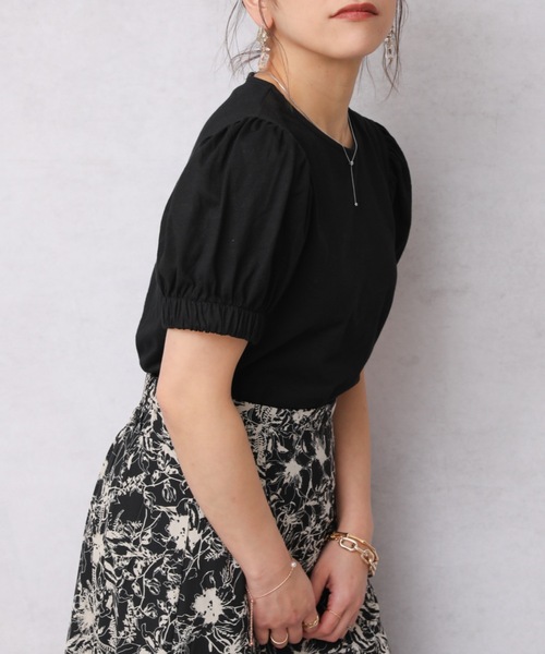 ap retro(アプレトロ)の「ボリュームギャザースリーブカットソー【ZOZO限定アイテム】(Tシャツ/カットソー・レディース・ホワイト/ブラック・FREE)」の1枚目の写真