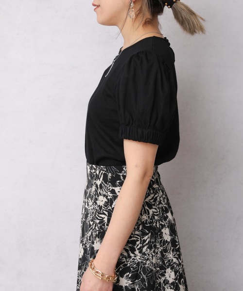 ap retro(アプレトロ)の「ボリュームギャザースリーブカットソー【ZOZO限定アイテム】(Tシャツ/カットソー・レディース・ホワイト/ブラック・FREE)」の21枚目の写真