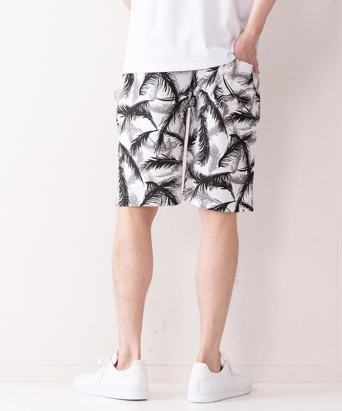 Blue Standard (ブルースタンダード)の「【BLUE STANDARD】ボーダー フォト リーフ 総柄ショーツ(その他パンツ・メンズ・ブルー/スミクロ/グリーン/チャコールグレー/ホワイト/ネイビー/レッド/インディゴブルー・LARGE/MEDIUM/X-LARGE)」の18枚目の写真