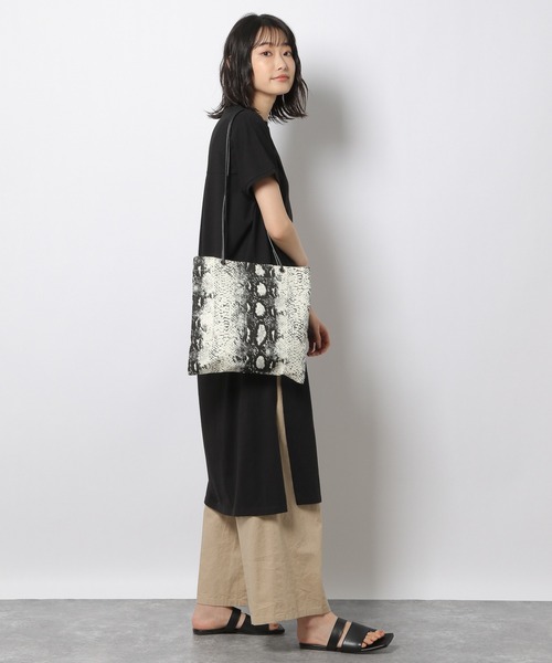 LAKOLE（ラコレ）の「アソートスクエアトートバッグ / 945459（トートバッグ・レディース・オフホワイト/その他1/ブラック/ロイヤルブルー・FREE）」の11枚目の写真