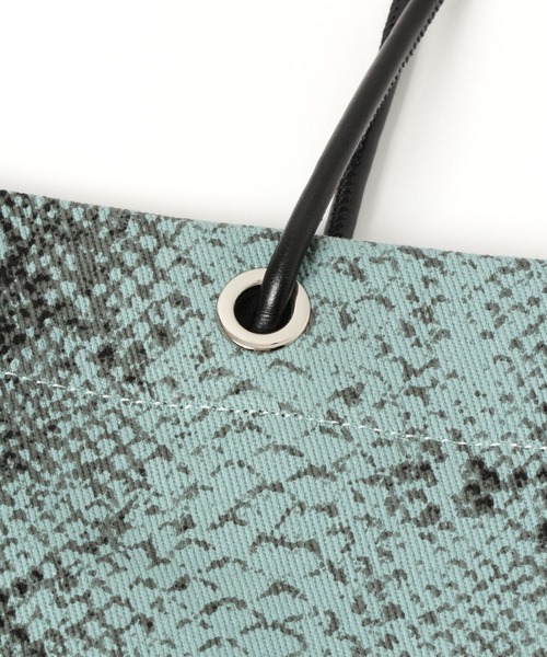 LAKOLE（ラコレ）の「アソートスクエアトートバッグ / 945459（トートバッグ・レディース・オフホワイト/その他1/ブラック/ロイヤルブルー・FREE）」の15枚目の写真