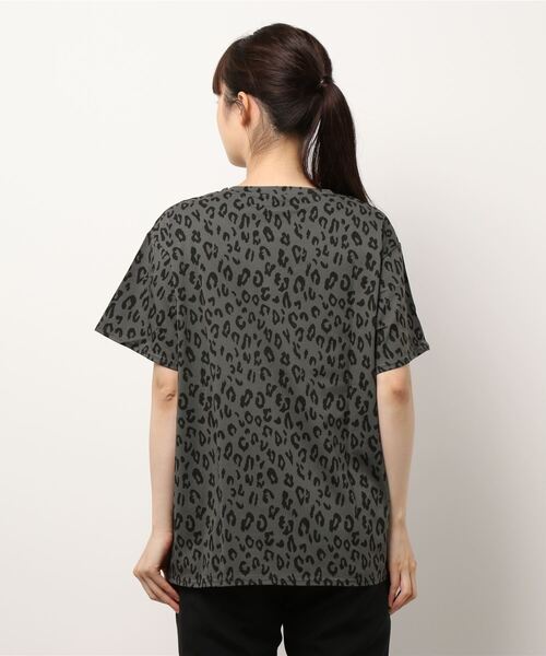 voov(ブーブ)の「レオパード柄 プリント ショートTシャツ(Tシャツ/カットソー・レディース・カーキ/ホワイト/イエロー・MEDIUM)」の11枚目の写真