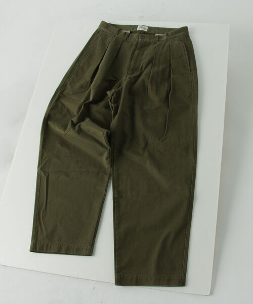 GLOSTER(グロスター)の「【GLOSTER/グロスター】ツータックチノトラウザーズ(チノパンツ・メンズ・ベージュ/ネイビー/オリーブ・SMALL/MEDIUM/LARGE)」の3枚目の写真