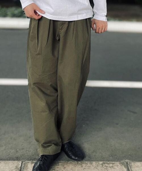 GLOSTER(グロスター)の「【GLOSTER/グロスター】ツータックチノトラウザーズ(チノパンツ・メンズ・ベージュ/ネイビー/オリーブ・SMALL/MEDIUM/LARGE)」の7枚目の写真