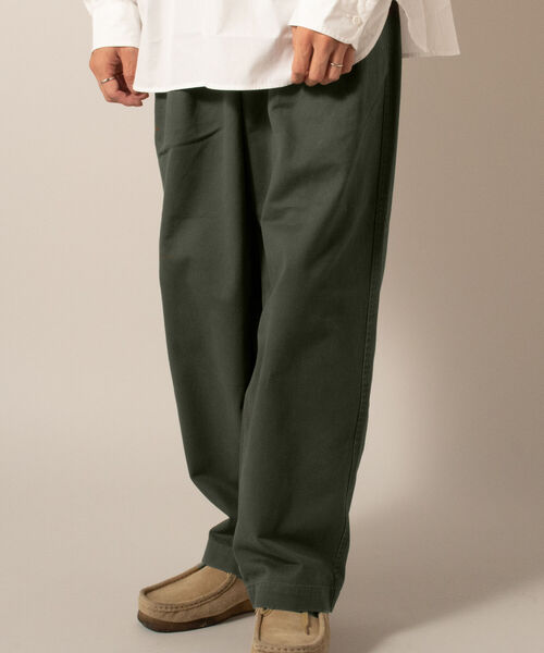 GLOSTER(グロスター)の「【GLOSTER/グロスター】ツータックチノトラウザーズ(チノパンツ・メンズ・ベージュ/ネイビー/オリーブ・SMALL/MEDIUM/LARGE)」の21枚目の写真