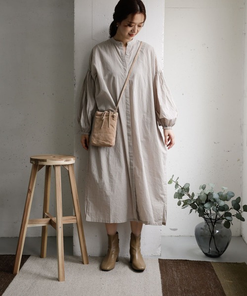 URBAN RESEARCH DOORS（アーバンリサーチドアーズ）の「チェックギャザースリーブワンピース（ワンピース・レディース・チャコールグレー/ライトグレー・ONE）」の21枚目の写真