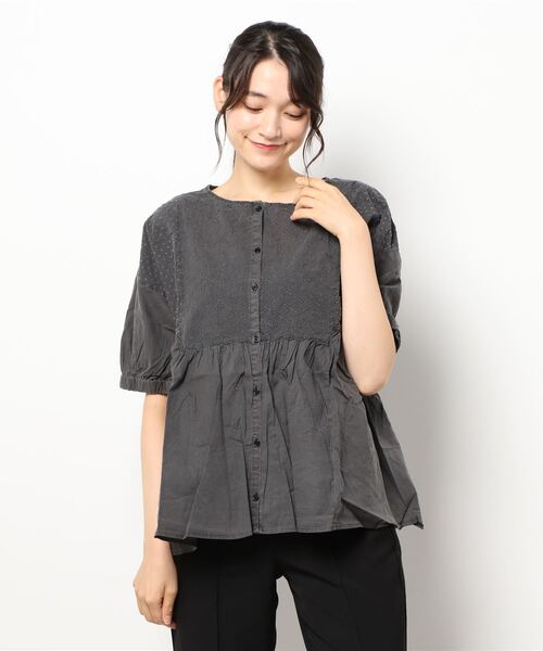 Samansa Mos2(サマンサ モスモス)の「パッチワークレース前後着ブラウス(シャツ/ブラウス・レディース・ベージュ/レッド/オフホワイト/グリーン/マスタード/チャコール・フリ-)」の3枚目の写真