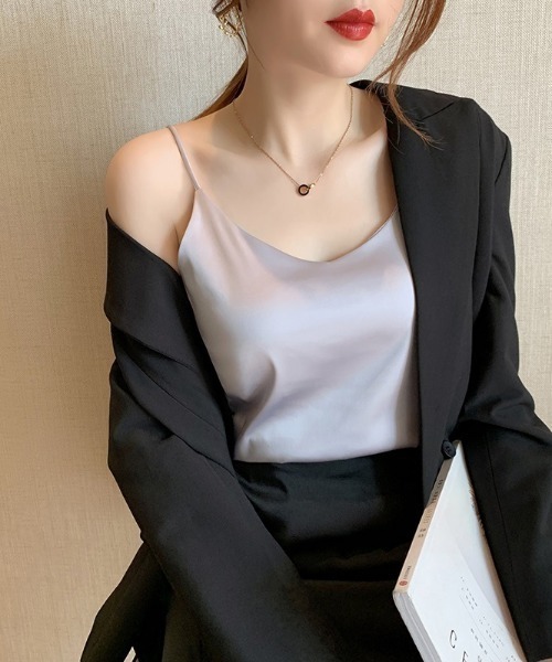 Jasmine Grandiflorum（ジャスミングランディフローラム）の「【Jasmine】セクシーサテンキャミソール (SS)（キャミソール・レディース・ブラック/ホワイト/シャンパン/グレー/ベージュ・MEDIUM/LARGE/SMALL）」の4枚目の写真