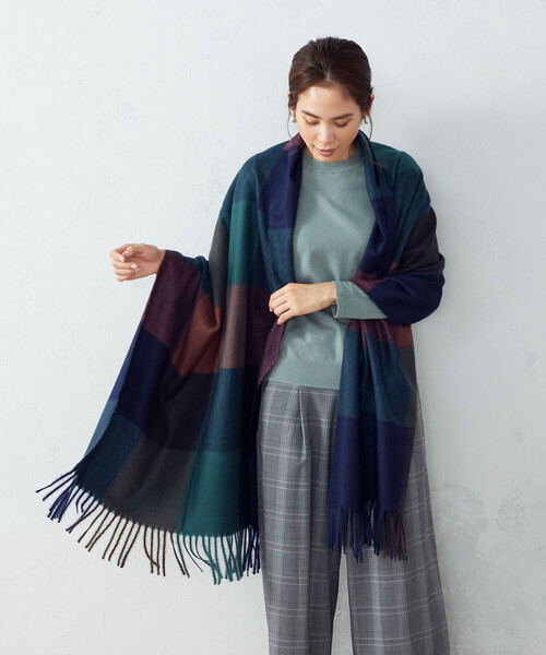 MONO COMME CA(モノコムサ)の「ブロックチェック ストール(ストール/ショール・レディース・ブラウン系/グリーン系/ネイビー系/ブルー系・FREE)」の3枚目の写真