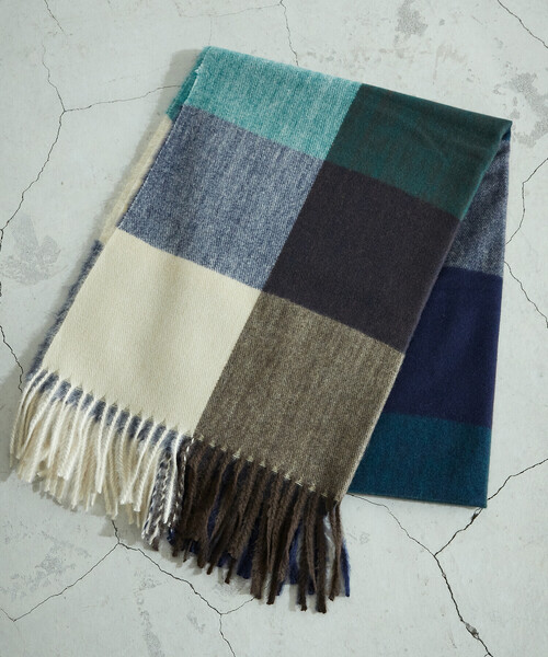 MONO COMME CA(モノコムサ)の「ブロックチェック ストール(ストール/ショール・レディース・ブラウン系/グリーン系/ネイビー系/ブルー系・FREE)」の5枚目の写真