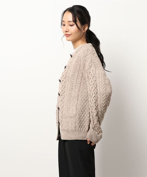 INVERALLAN（インバーアラン）の「【INVERALLAN】アランランバーカーディガン WOMEN（カーディガン/ボレロ・レディース・オートミール/ホワイト・SMALL）」の4枚目の写真