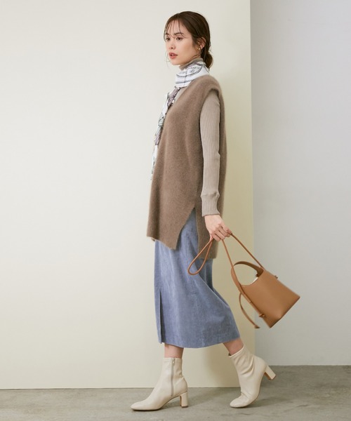 ROPE'（ロペ）の「【シリーズ】ラクーンカシミアVネックニットベスト（ベスト・レディース・ベージュ/ブラウン・38）」の3枚目の写真