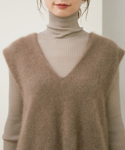 ROPE'（ロペ）の「【シリーズ】ラクーンカシミアVネックニットベスト（ベスト・レディース・ベージュ/ブラウン・38）」の11枚目の写真