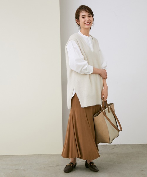 ROPE'（ロペ）の「【シリーズ】ラクーンカシミアVネックニットベスト（ベスト・レディース・ベージュ/ブラウン・38）」の6枚目の写真