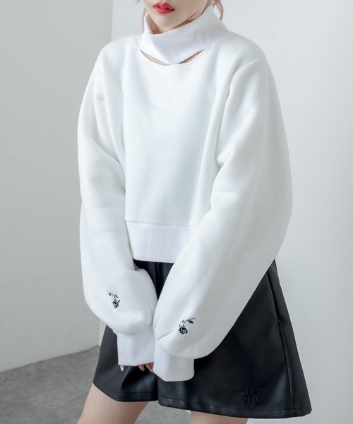 RASVOA（ラスボア）の「カットアウトハイネックトレーナー（スウェット・レディース・ブラック/オフホワイト・FREE）」の2枚目の写真