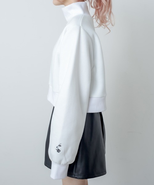 RASVOA（ラスボア）の「カットアウトハイネックトレーナー（スウェット・レディース・ブラック/オフホワイト・FREE）」の9枚目の写真