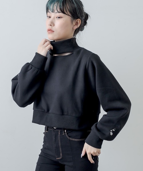 RASVOA（ラスボア）の「カットアウトハイネックトレーナー（スウェット・レディース・ブラック/オフホワイト・FREE）」の15枚目の写真