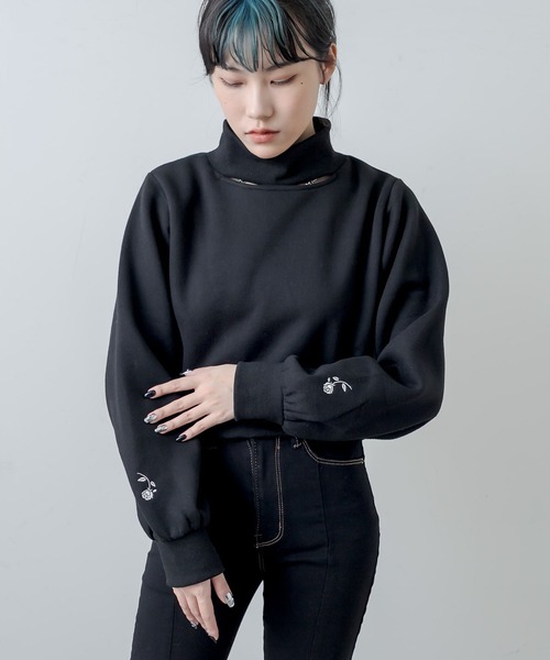 RASVOA（ラスボア）の「カットアウトハイネックトレーナー（スウェット・レディース・ブラック/オフホワイト・FREE）」の16枚目の写真