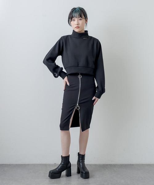 RASVOA（ラスボア）の「カットアウトハイネックトレーナー（スウェット・レディース・ブラック/オフホワイト・FREE）」の14枚目の写真