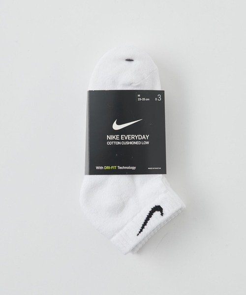 NIKE(ナイキ)の「NIKE/ナイキ 3Pエブリデイクッションローソックス(ソックス/靴下・レディース・ホワイト/ブラック・23/21)」の1枚目の写真