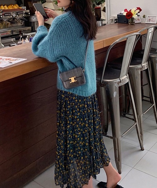 me+em select（ミームセレクト）の「ざっくり編みボリュームスリーブカラーニット（ニット/セーター・レディース・ブラウン/グリーン/ホワイト/ブルー/パープル・FREE）」の14枚目の写真