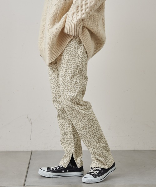 CIAOPANIC TYPY(チャオパニックティピー)の「総柄プリントスキニーパンツ(その他パンツ・レディース・ブラック/ベージュ/ブラウン/アイボリー・SMALL/MEDIUM)」の5枚目の写真