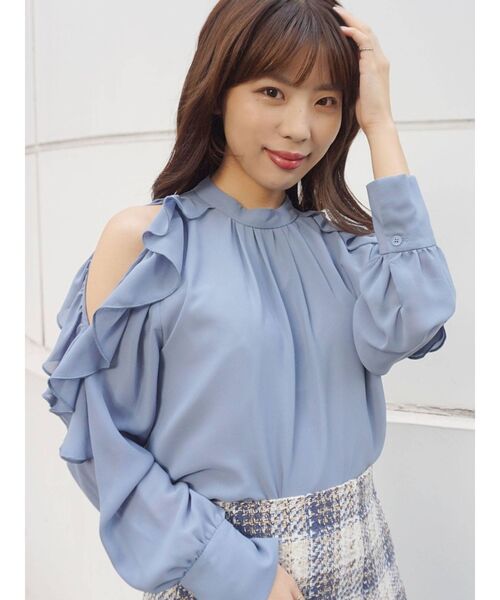 MERCURYDUO(マーキュリーデュオ)の「2WAYオープンショルダーラッフルブラウス(シャツ/ブラウス・レディース・ブラウン/オフホワイト/ブルー・FREE)」の9枚目の写真