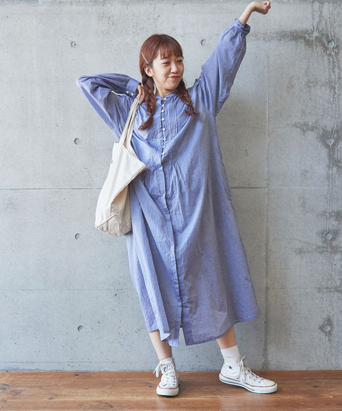 PAR ICI(パーリッシィ)の「ローンシャンブレー小紋柄抜染プリント ピンタックワンピース(シャツワンピース・レディース・ブラック/サックスブルー・FREE)」の13枚目の写真