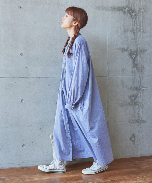 PAR ICI(パーリッシィ)の「ローンシャンブレー小紋柄抜染プリント ピンタックワンピース(シャツワンピース・レディース・ブラック/サックスブルー・FREE)」の12枚目の写真