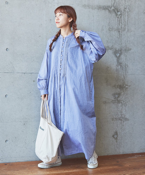 PAR ICI(パーリッシィ)の「ローンシャンブレー小紋柄抜染プリント ピンタックワンピース(シャツワンピース・レディース・ブラック/サックスブルー・FREE)」の10枚目の写真