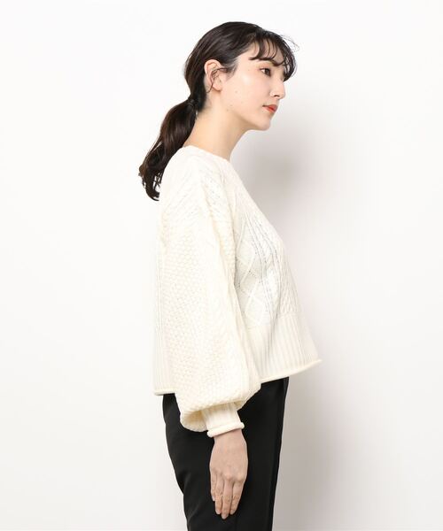 ACT（アクト）の「ケーブル編み クルーネックニット（ニット/セーター・レディース・ブラック/アイボリー・M）」の4枚目の写真