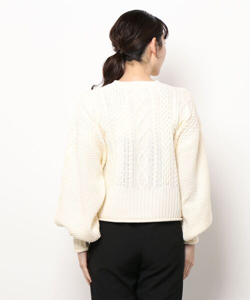 ACT（アクト）の「ケーブル編み クルーネックニット（ニット/セーター・レディース・ブラック/アイボリー・M）」の3枚目の写真