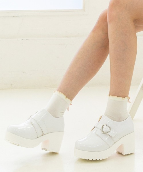 attagirl(アタガール)の「厚底ハートリングベルトブーティー(ドレスシューズ・レディース・ホワイト系その他/ブラック系その他・S/M/L/LL/3L)」の1枚目の写真
