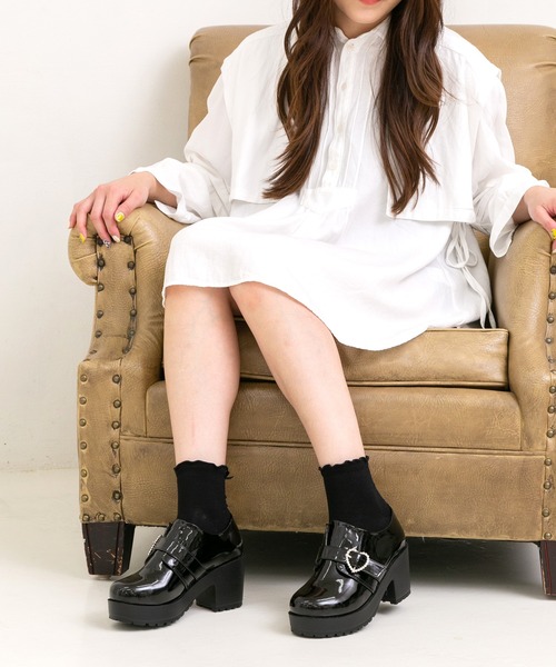 attagirl(アタガール)の「厚底ハートリングベルトブーティー(ドレスシューズ・レディース・ホワイト系その他/ブラック系その他・S/M/L/LL/3L)」の3枚目の写真