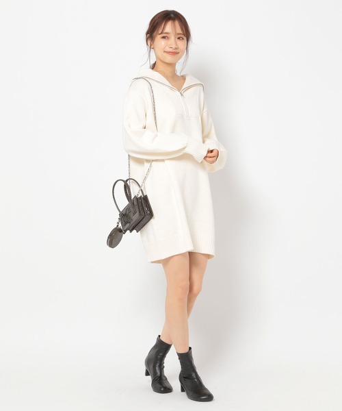 mysty woman(ミスティウーマン)の「ハーフジップミニワンピ 271587(ワンピース・レディース・ブラック/イエロー/アイボリー・FREE)」の4枚目の写真