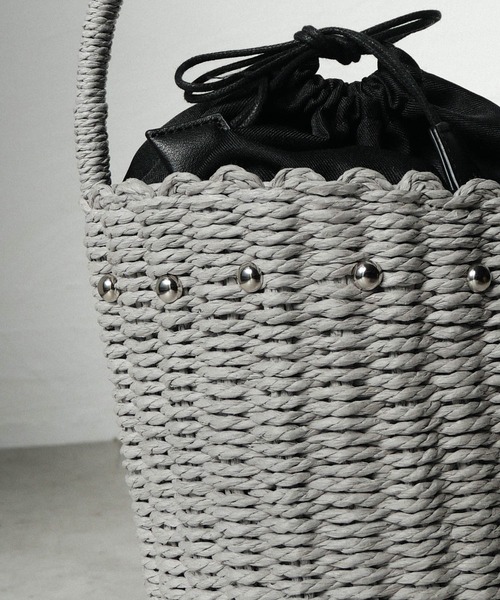 CURI BISCUI（キュリ　ビスキュイ）の「スタッズデザイン カゴバッグ（トートバッグ・レディース・ブラウン/グレー/ベージュ×ブラック・FREE）」の15枚目の写真