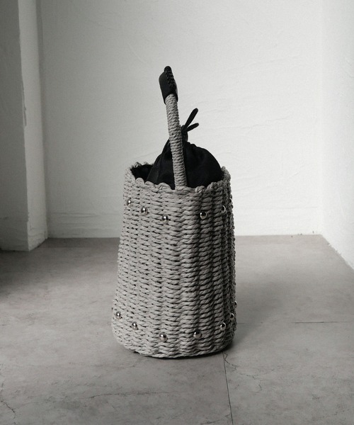 CURI BISCUI（キュリ　ビスキュイ）の「スタッズデザイン カゴバッグ（トートバッグ・レディース・ブラウン/グレー/ベージュ×ブラック・FREE）」の9枚目の写真